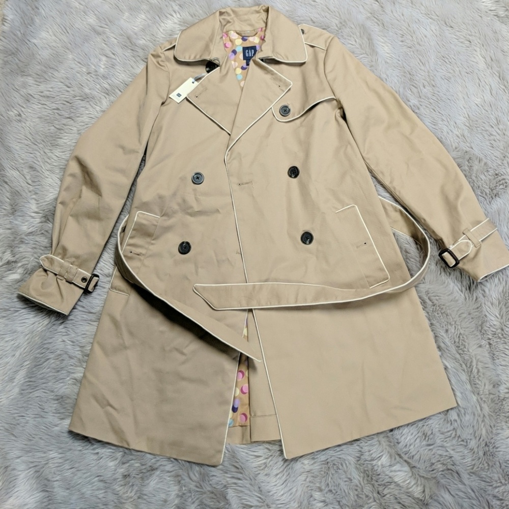 NWOT Gap trench coat
